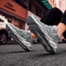 Load image into Gallery viewer, High quality men&#39;s sports shoes brand lace casual shoes Zapatillas Deportiva non-slip Fluorescent blade running shoes sneakers