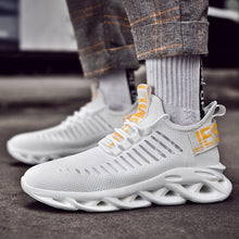 Load image into Gallery viewer, Fashion autumn summer sneakers lightweight fashion running shoes coconut with the same casual shoes men breathable mesh sneakers