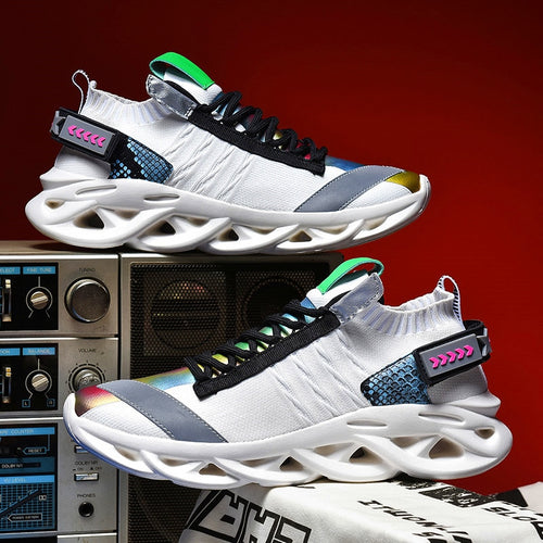 2020 Colorful men casual Men's Vulcanized Shoes Sneakers Mens Fashion Casual Lace-Up Colorful Canvas Sport Graffiti board Shoes